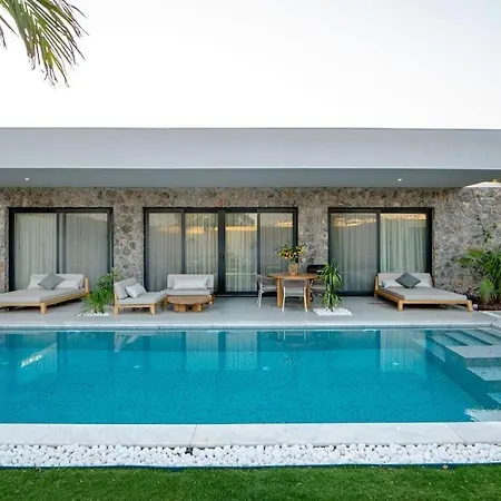 Viohouses 5- Luxury Private Korunakli Oezel Havuzlu Villa