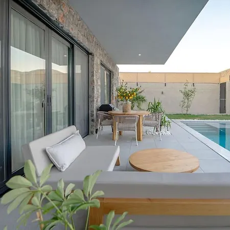 Villa Viohouses 5- Luxury Private Korunakli Oezel Havuzlu *