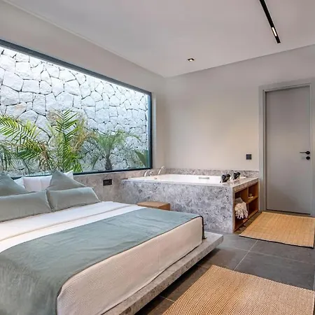 Viohouses 5- Luxury Private Korunakli Oezel Havuzlu Villa