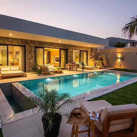 Villa Viohouses 5- Luxury Private Korunakli Oezel Havuzlu