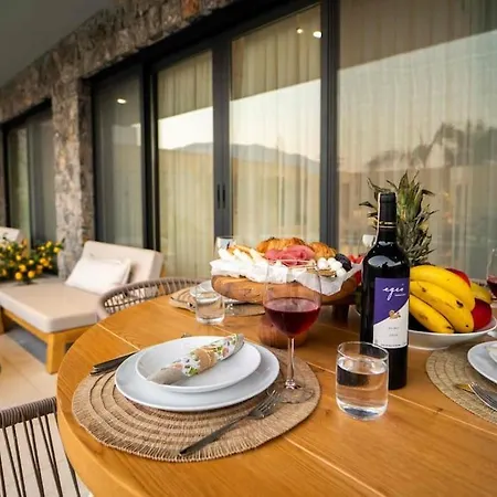 Viohouses 5- Luxury Private Korunakli Oezel Havuzlu Villa