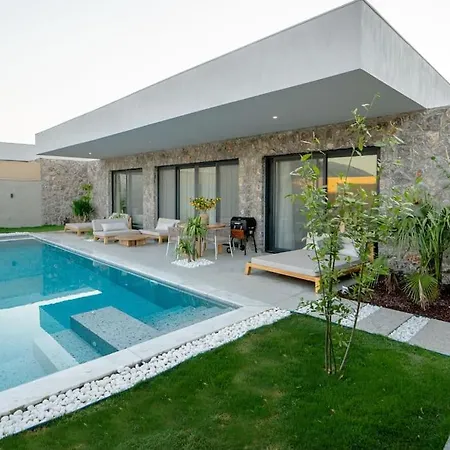 Viohouses 5- Luxury Private Korunakli Oezel Havuzlu